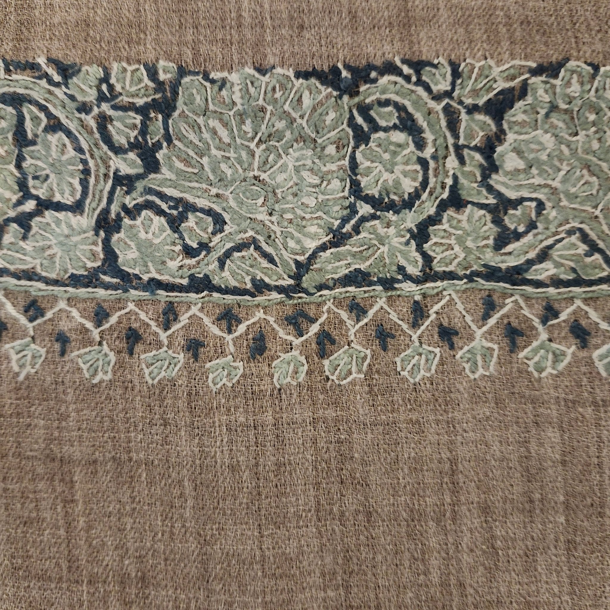 Pashmina with hand-embroidered border in grey and eau de nil, 70 x 200 cm