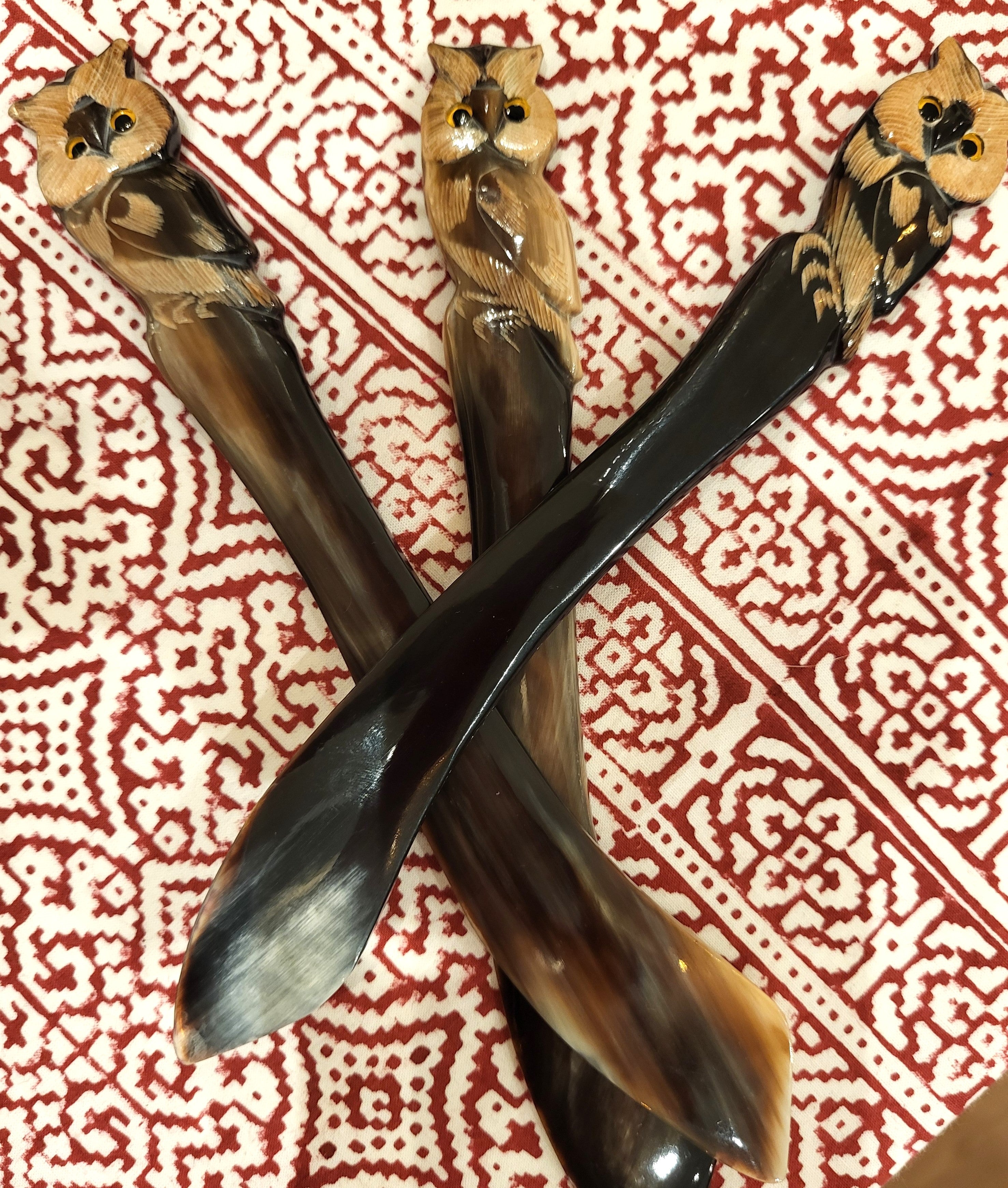 Horn butter or cake knives, with an owl handle