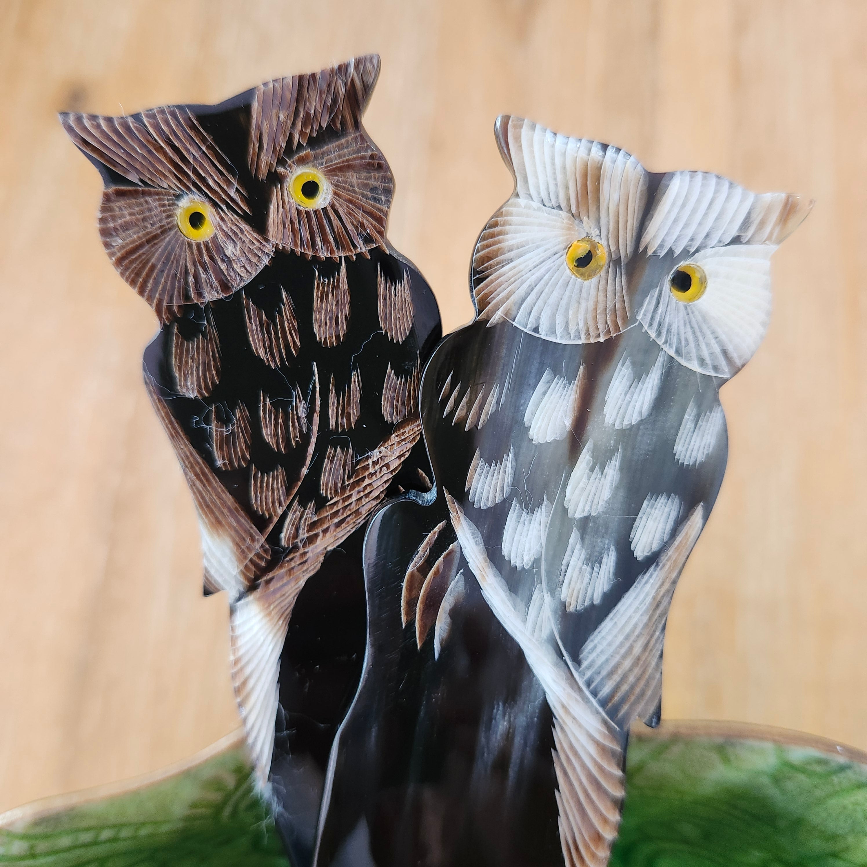 Horn salad servers with carved owl handles, set of two, 26 cm