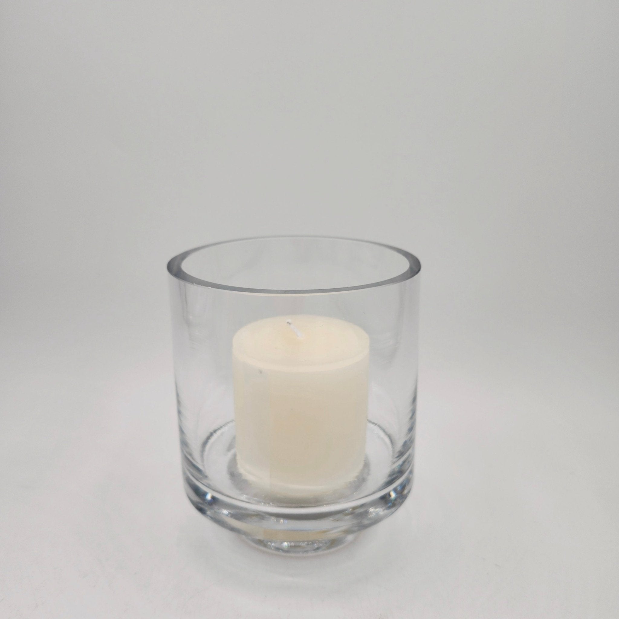 Small round-base glass hurricane lamp, 10.5 cm diameter, 12.5 cm high