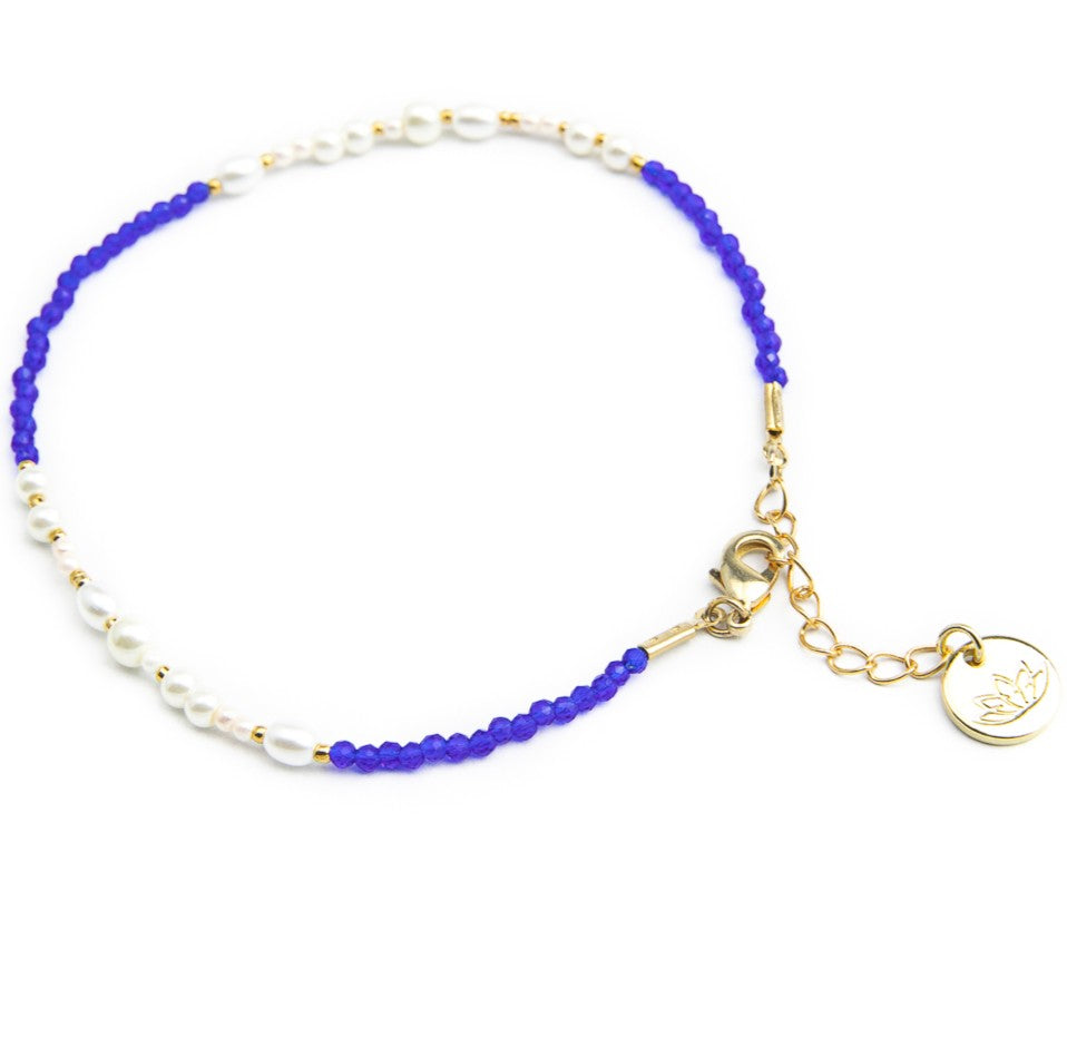 Sam beaded and pearl anklet bracelet in blue, 22 cm with extension