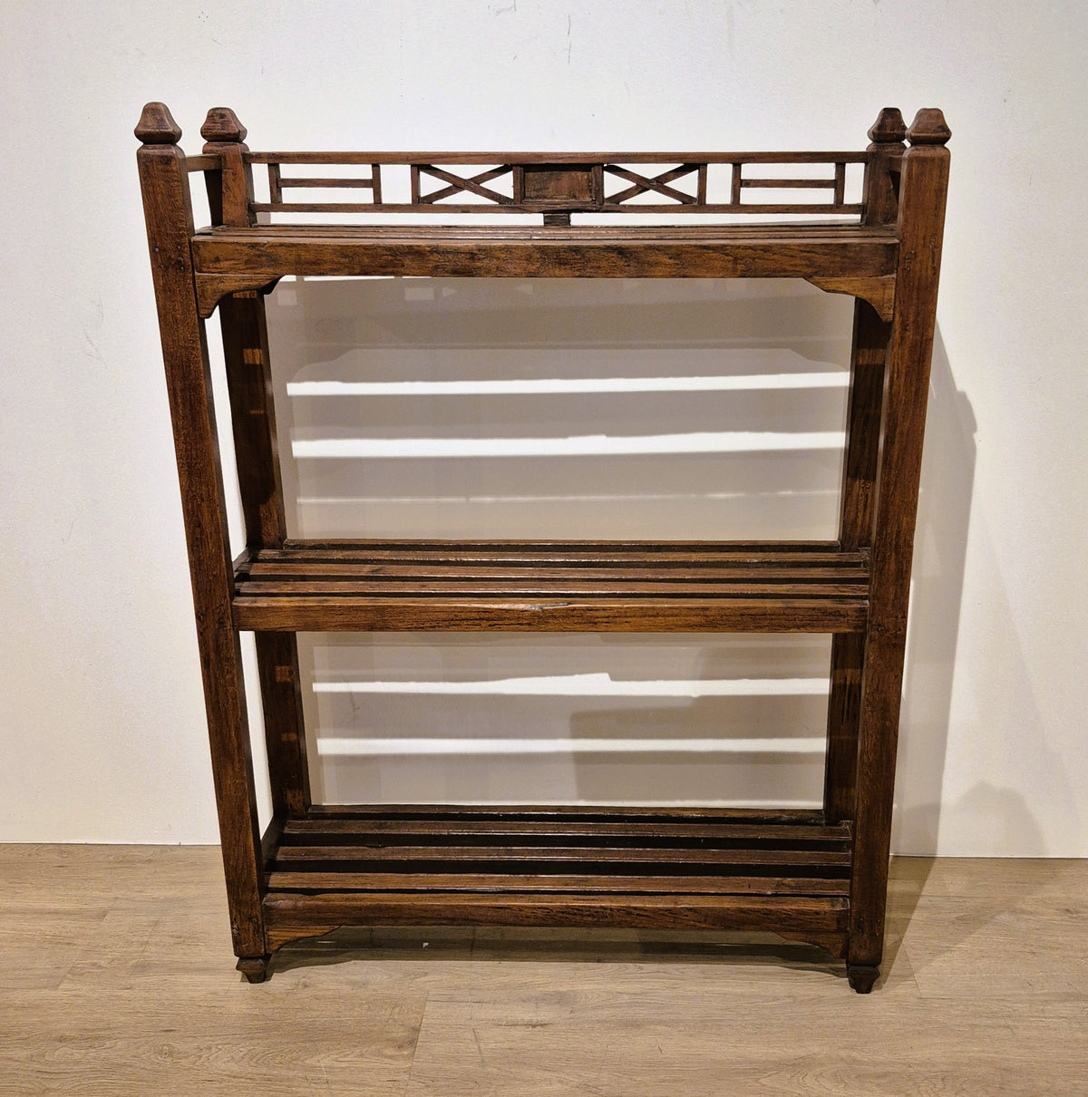 Vintage teak bookshelf with three shelves in a natural wax finish, 117 cm high, 92 cm wide, 29 cm deep