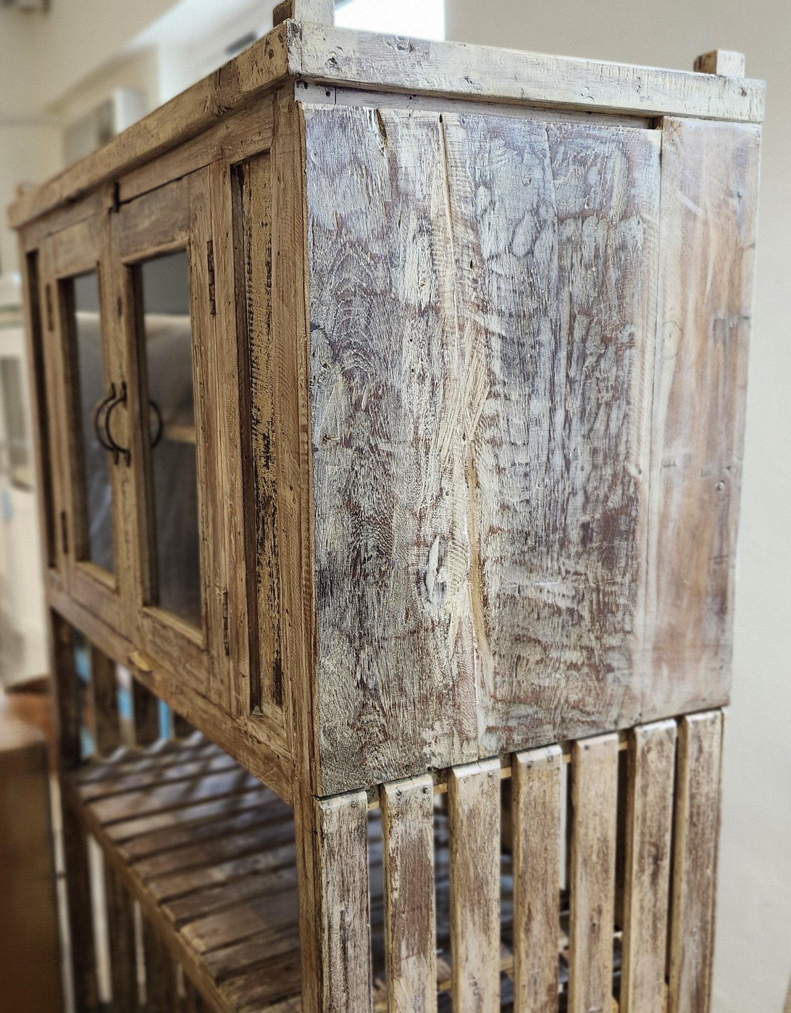 Vintage teak kitchen cabinet, glass-fronted, detail