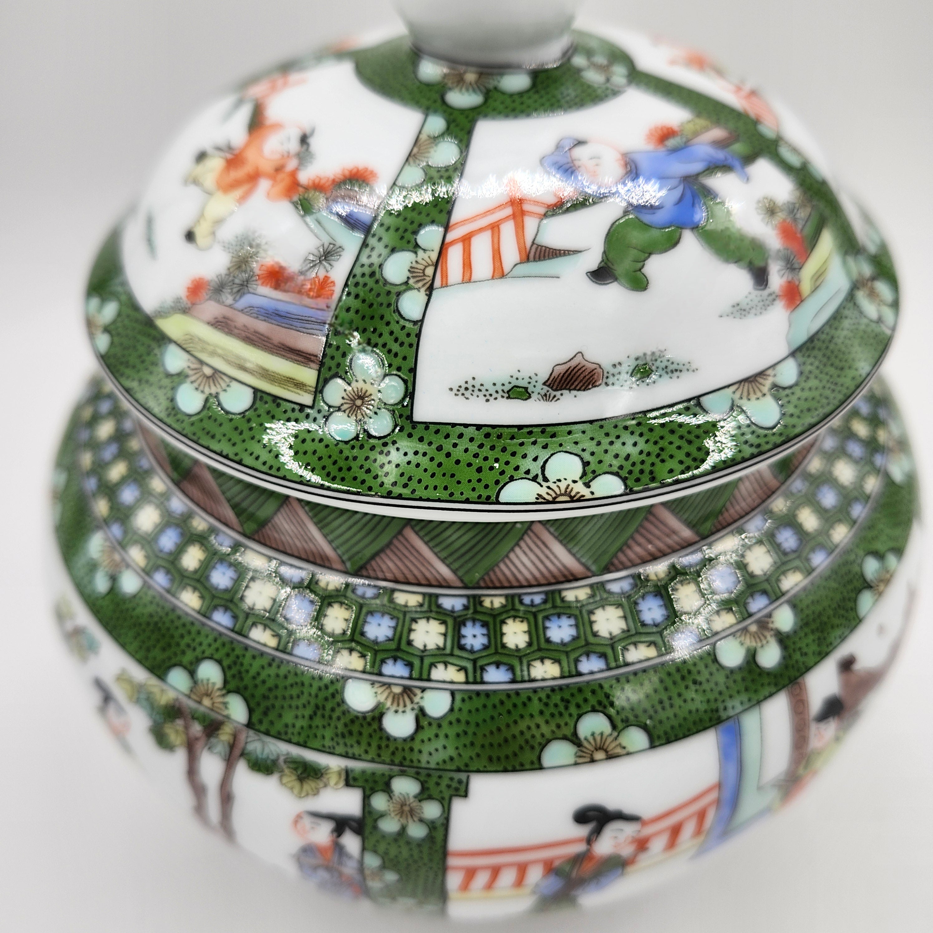 Mandarin candle, six-wick ceramic jar, organic soy wax, detail