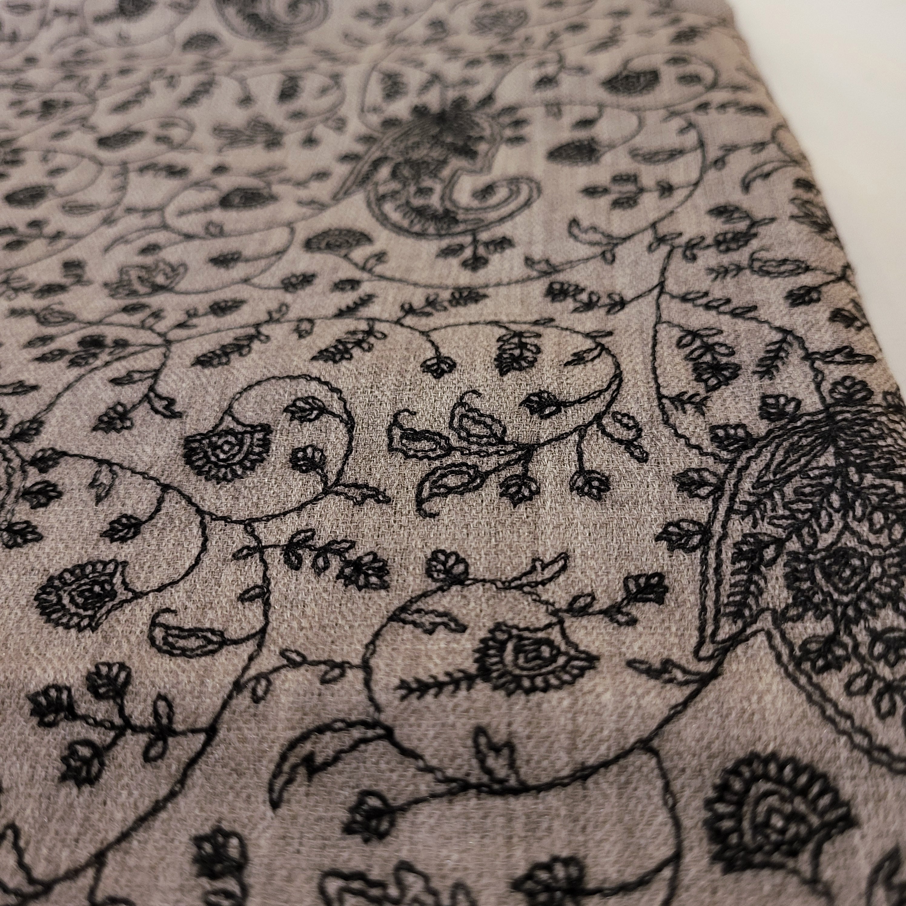 Pashmina with black paisley embroidery on taupe, 75 x 200 cm