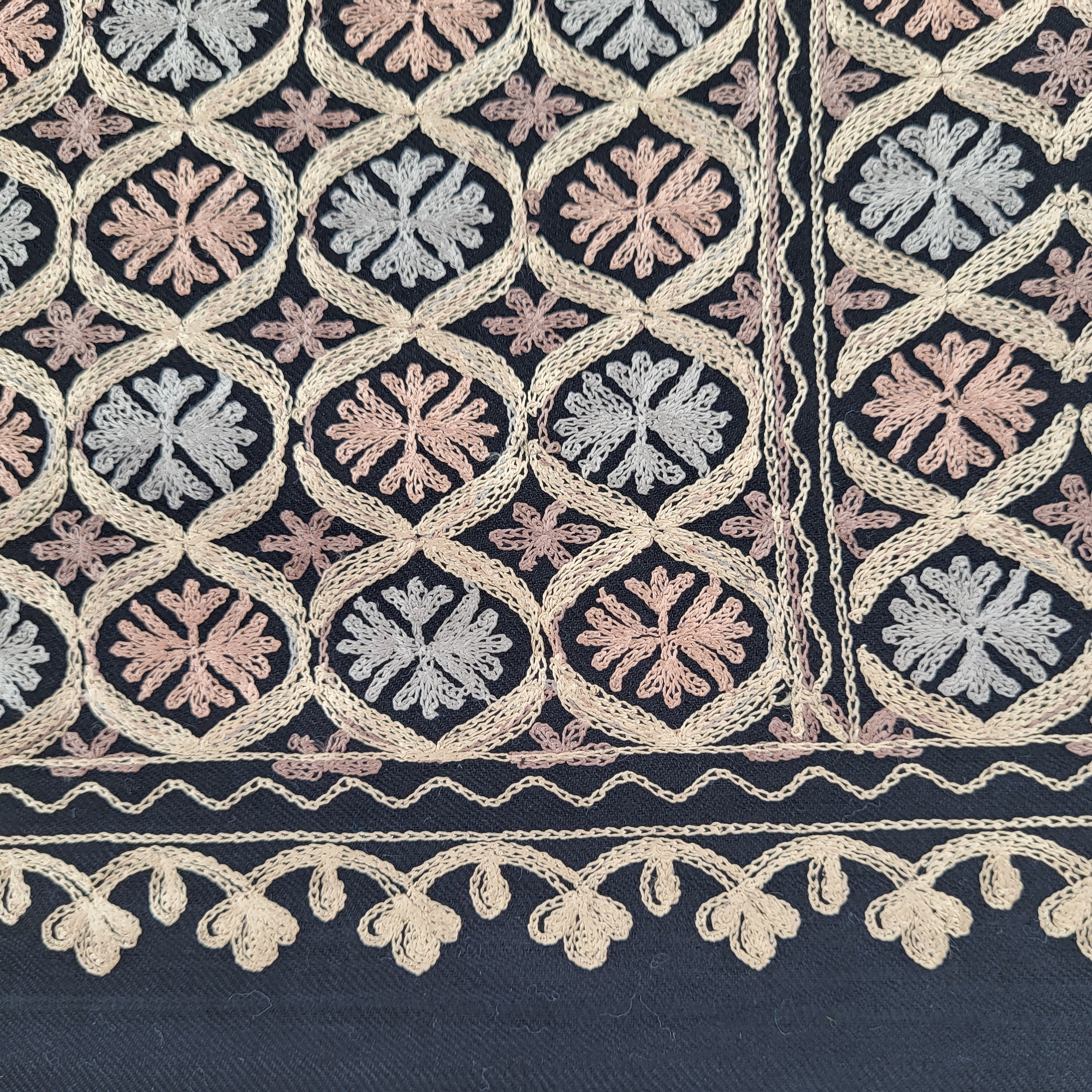 Small circle embroidered pashmina in black with metallic thread, 78 x 210 cm