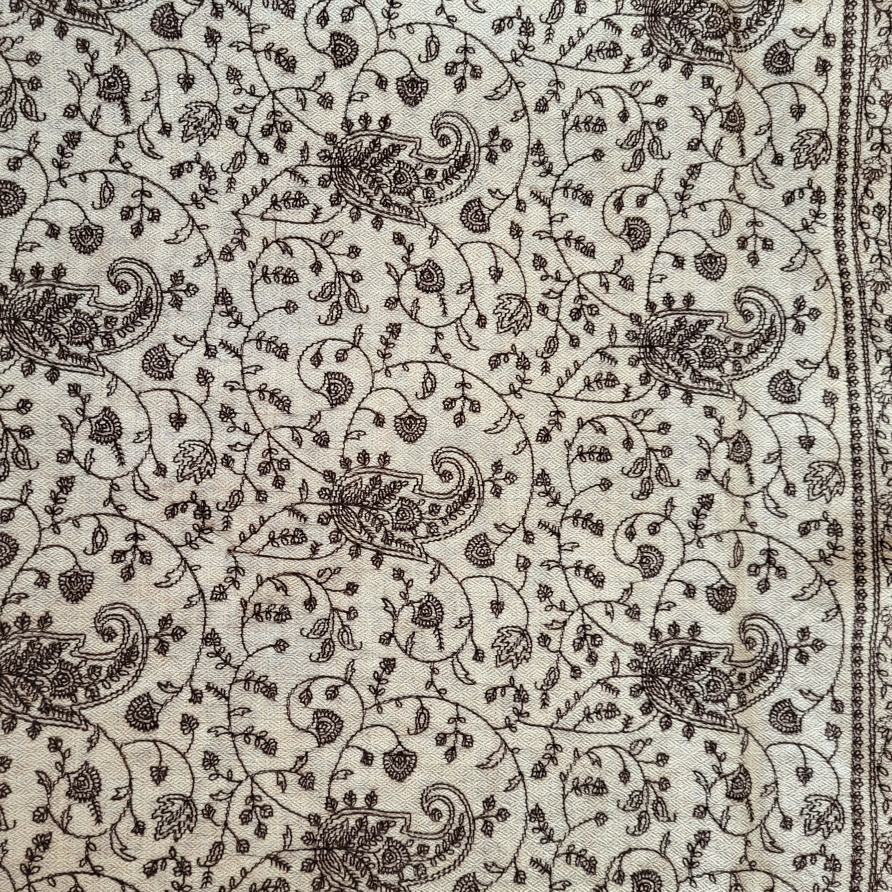 Brown paisley embroidery on natural pashmina, 100% pashmina, detail