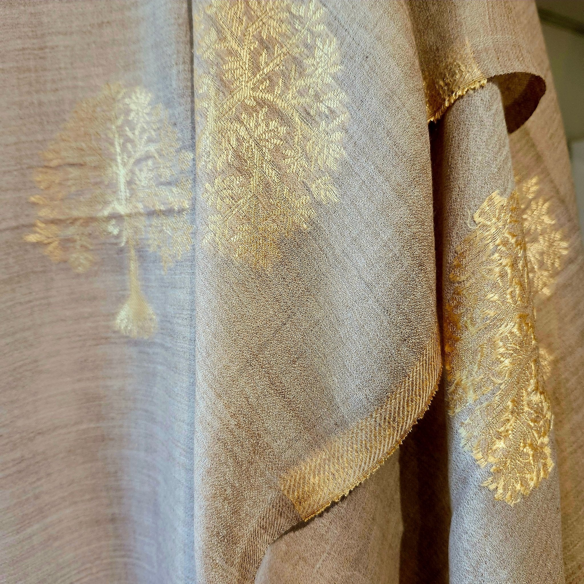 Tree embroidered pashmina in beige with gold thread, 107 x 210 cm, 100% pure pashmina