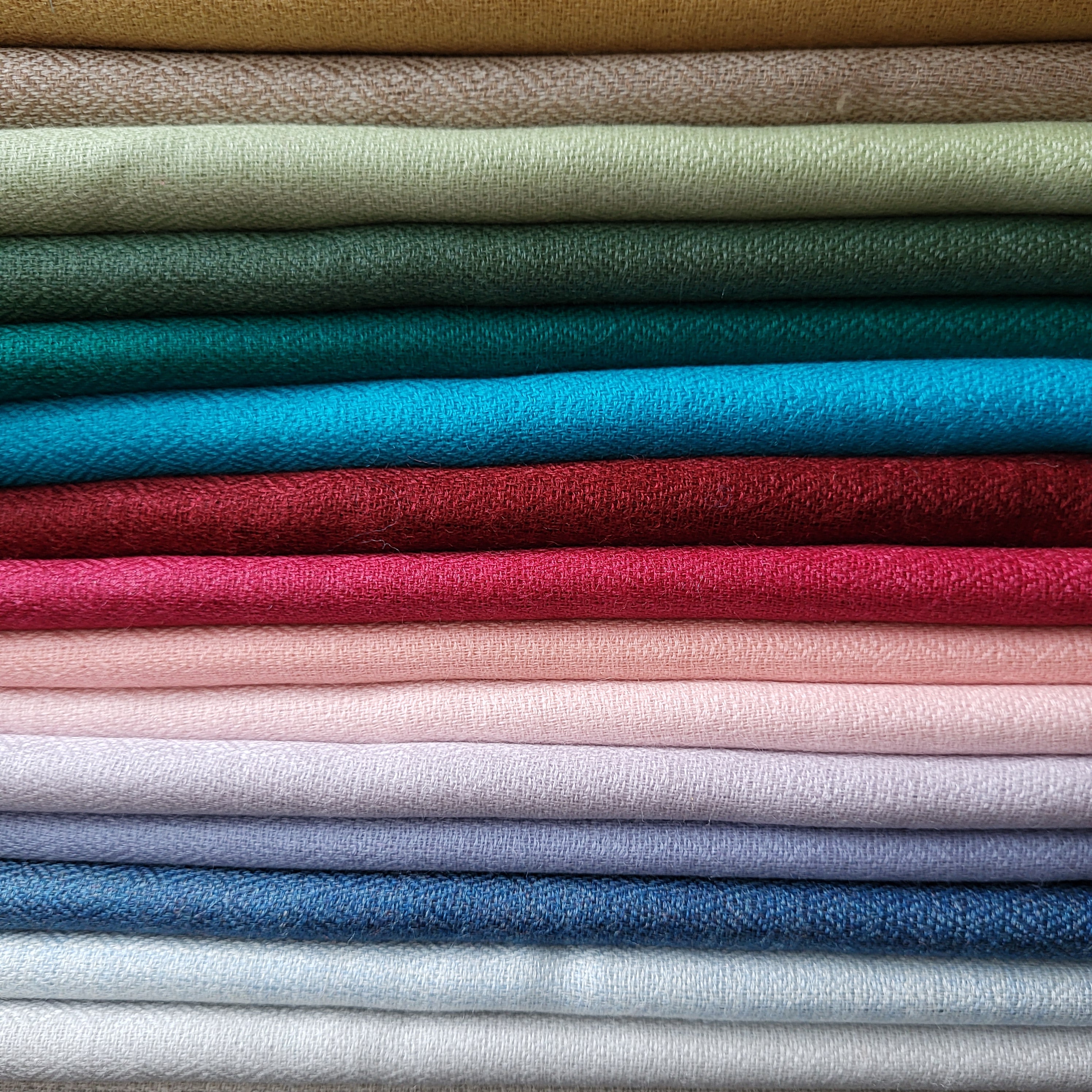 Plain pashmina shawls in a range of colours, 100% pashmina, 72 x 200 cm