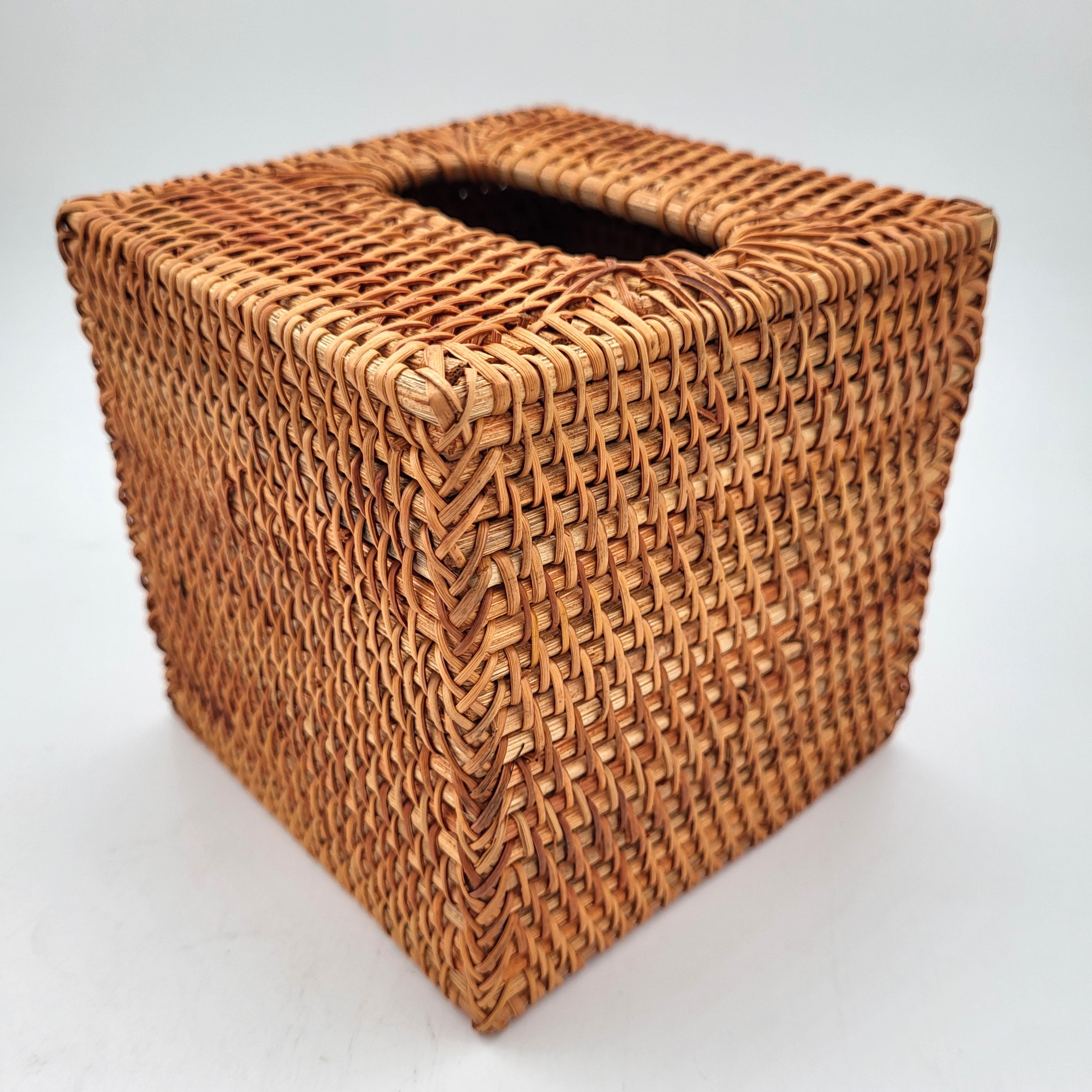 Square rattan tissue box cover, natural rattan, 13 x 13 cm