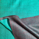 Reversible pashmina in emerald and black, 100% pashmina