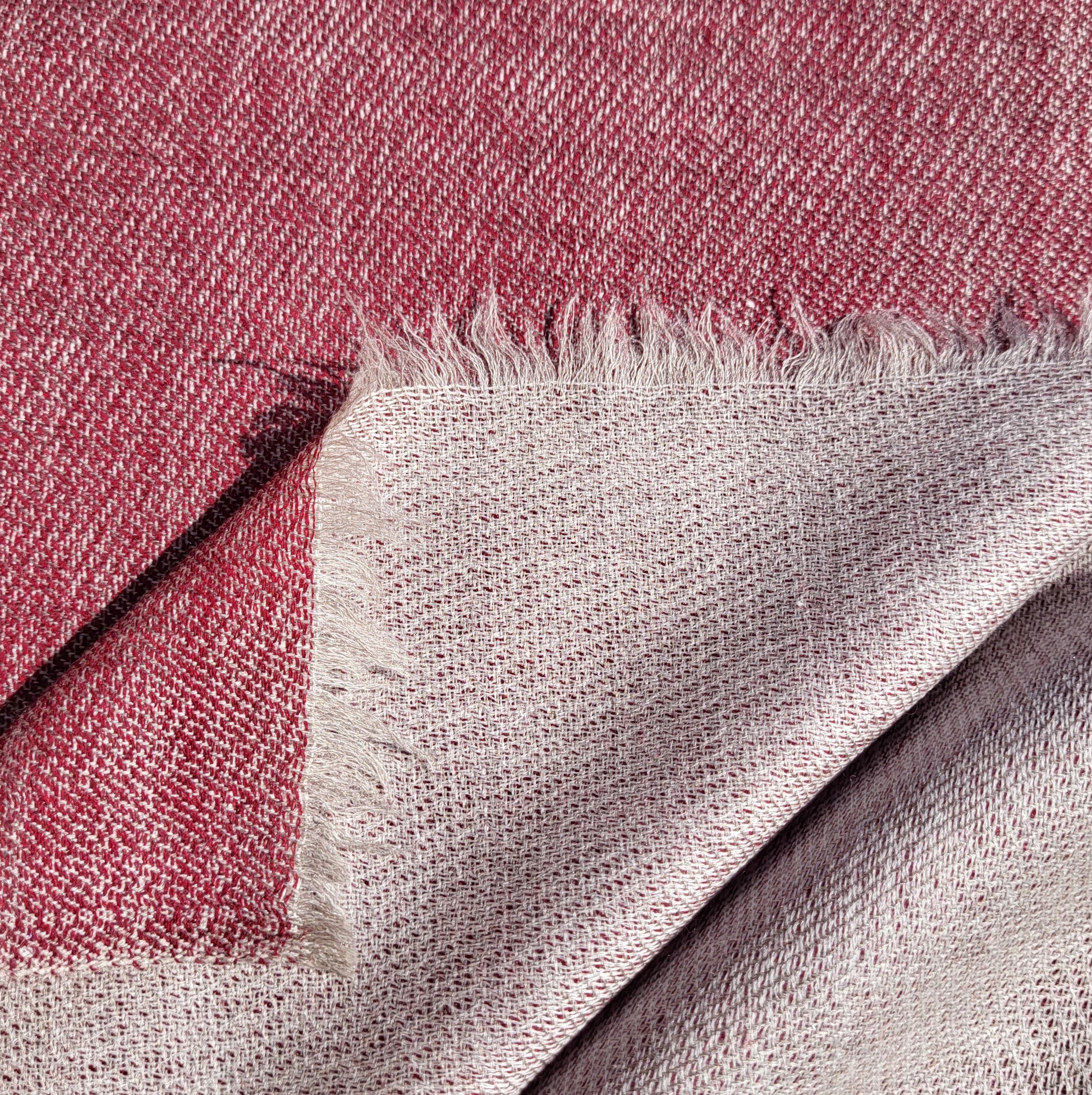 Reversible pashmina in ruby and natural, 100% pashmina