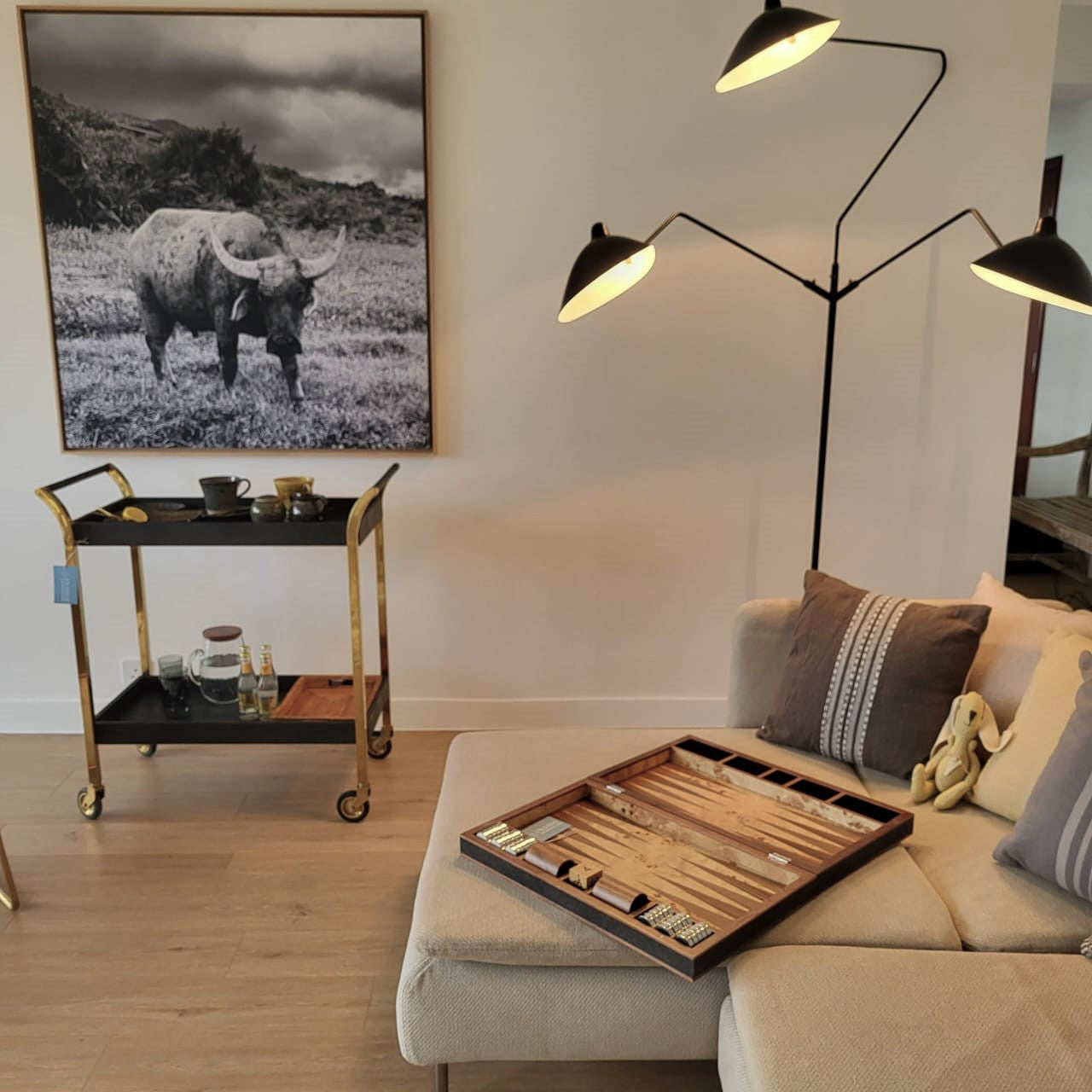 Serge Mouille Lampadaire, black steel three-arm floor lamp, detail