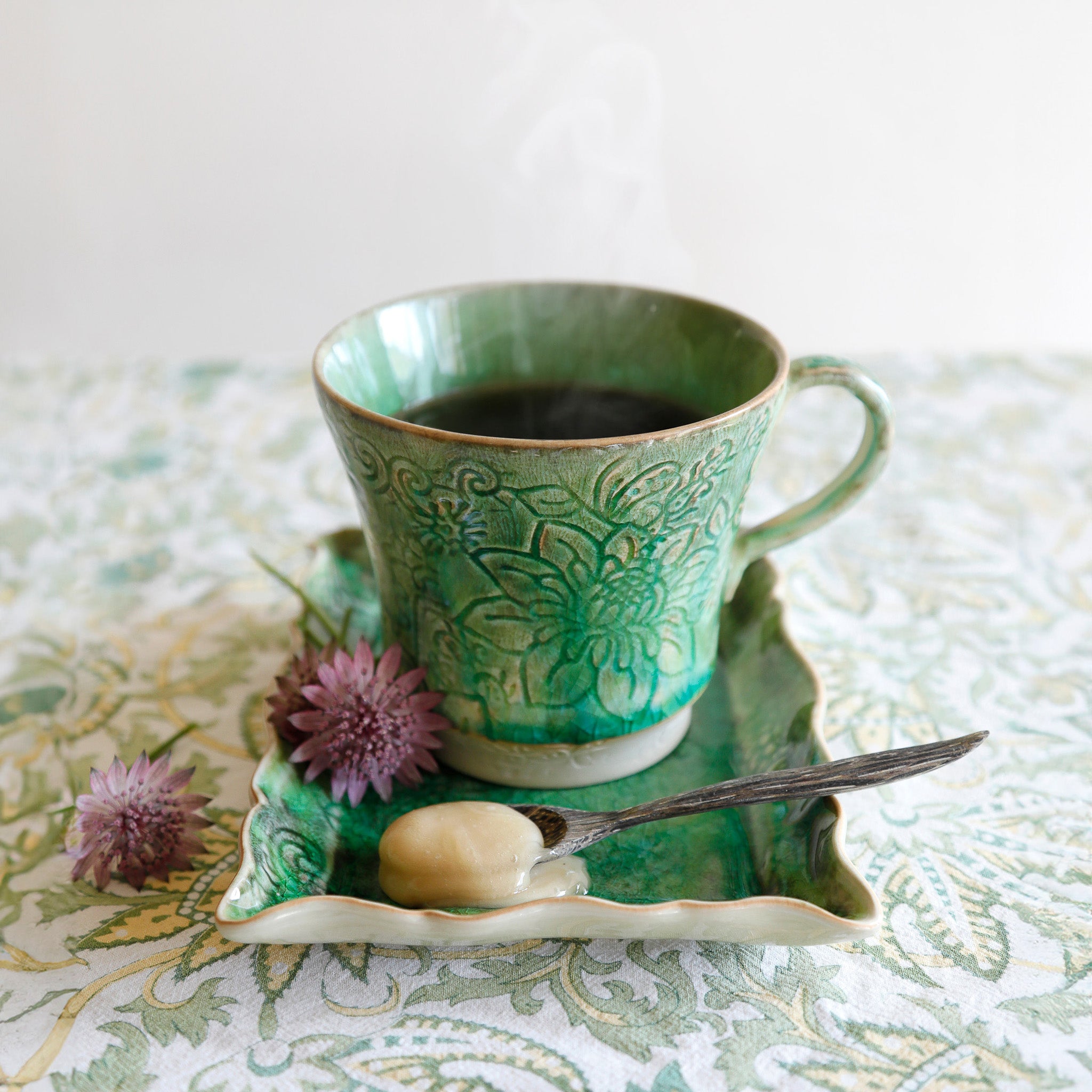 Sthal ceramic tea mug in seaweed green