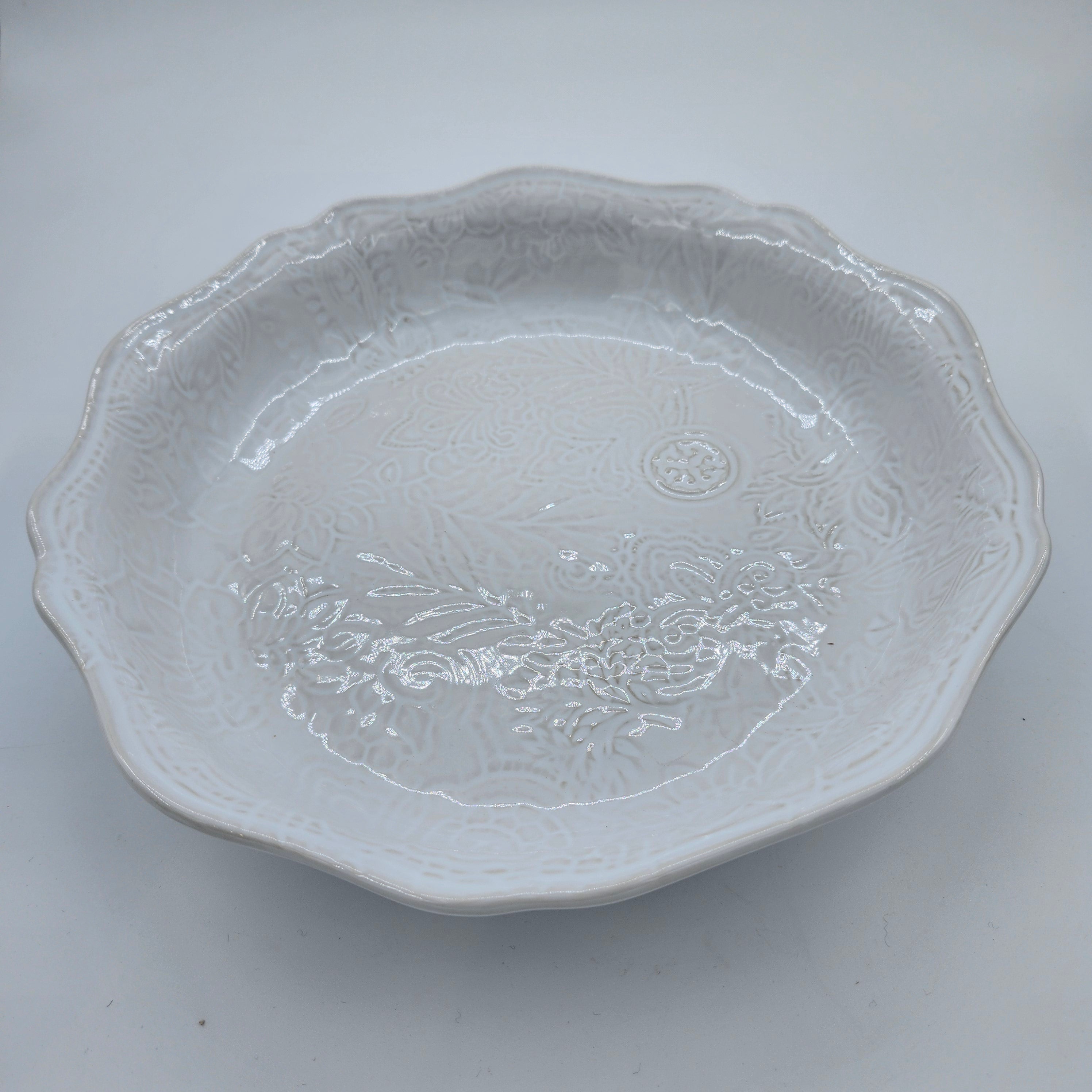 White ceramic pie and serving dish, white stoneware, detail view
