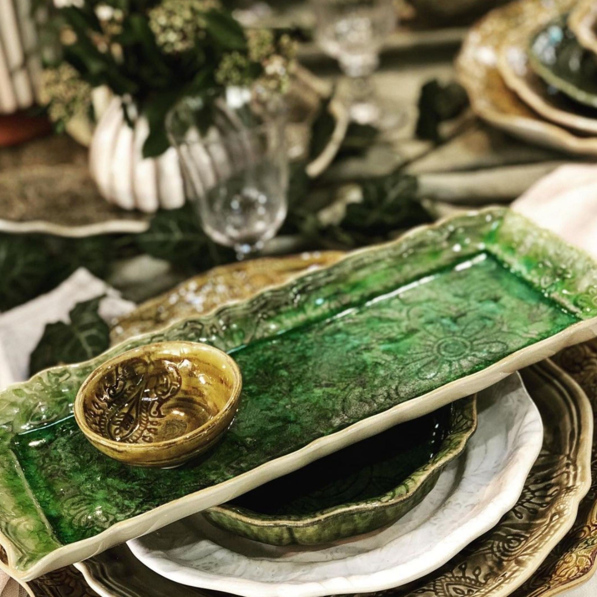 Seaweed ceramic appetizer dish, white stoneware, detail view