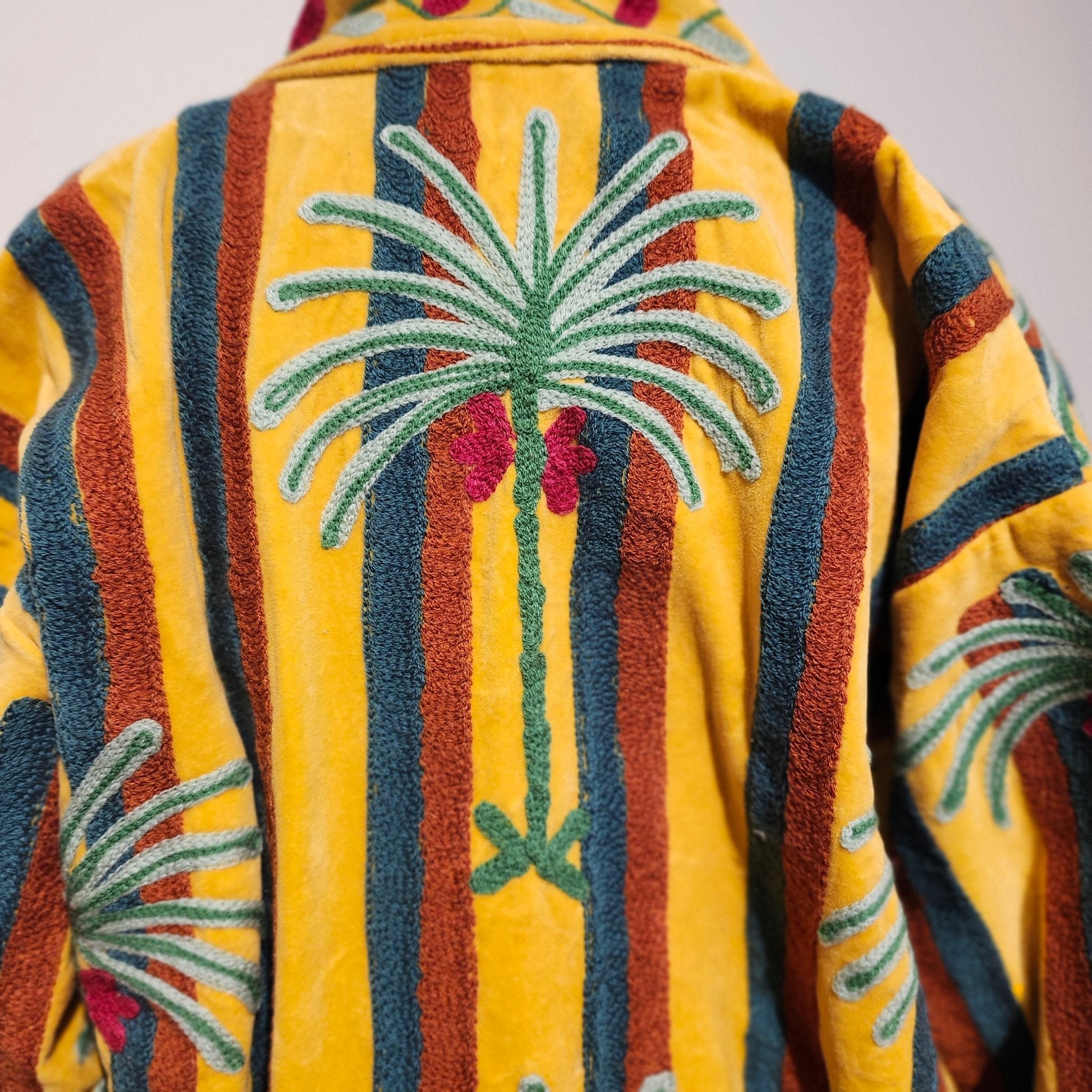 Yellow palm suzani velvet jacket, two pockets, detail