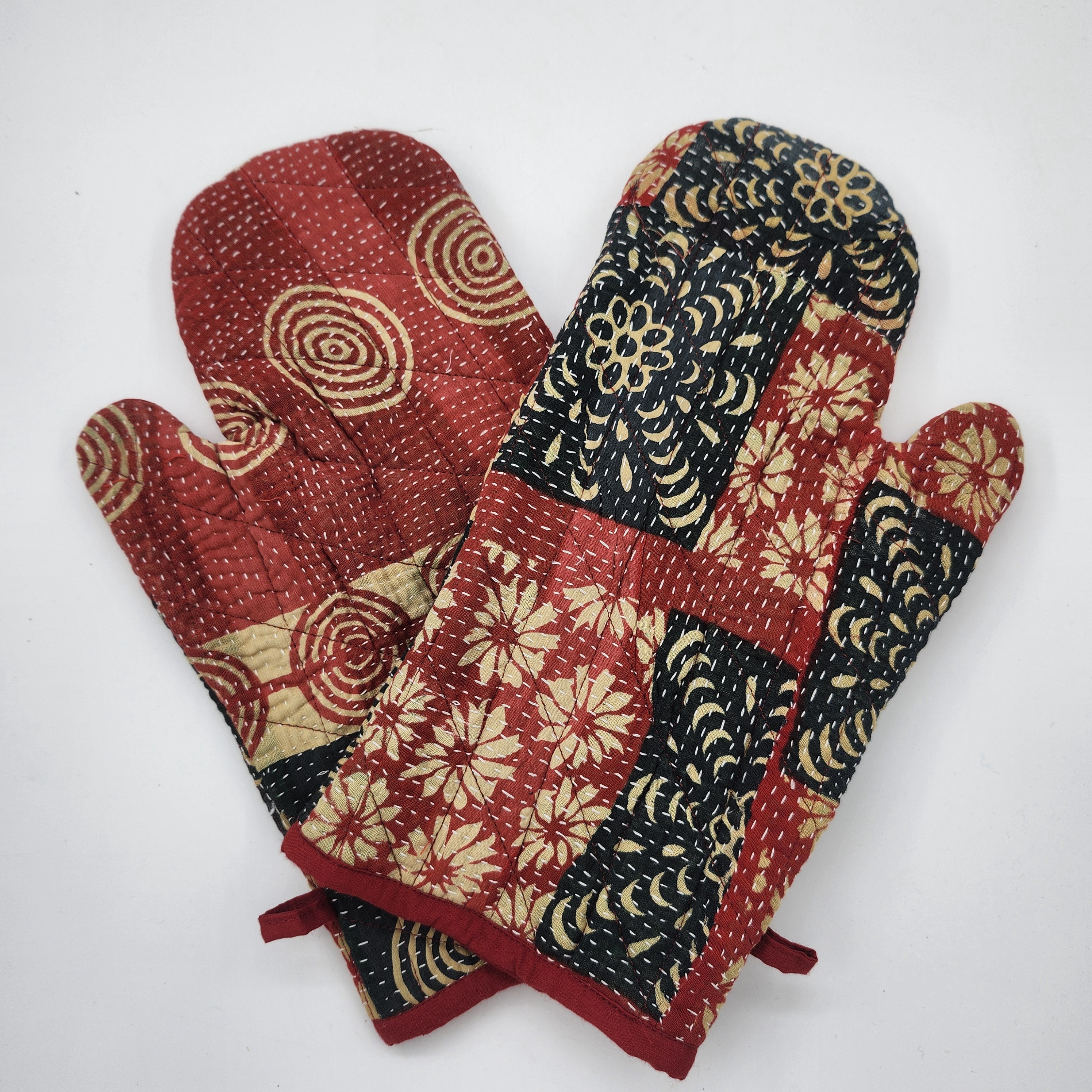 Vintage kantha oven glove in red and black, cotton with white lining