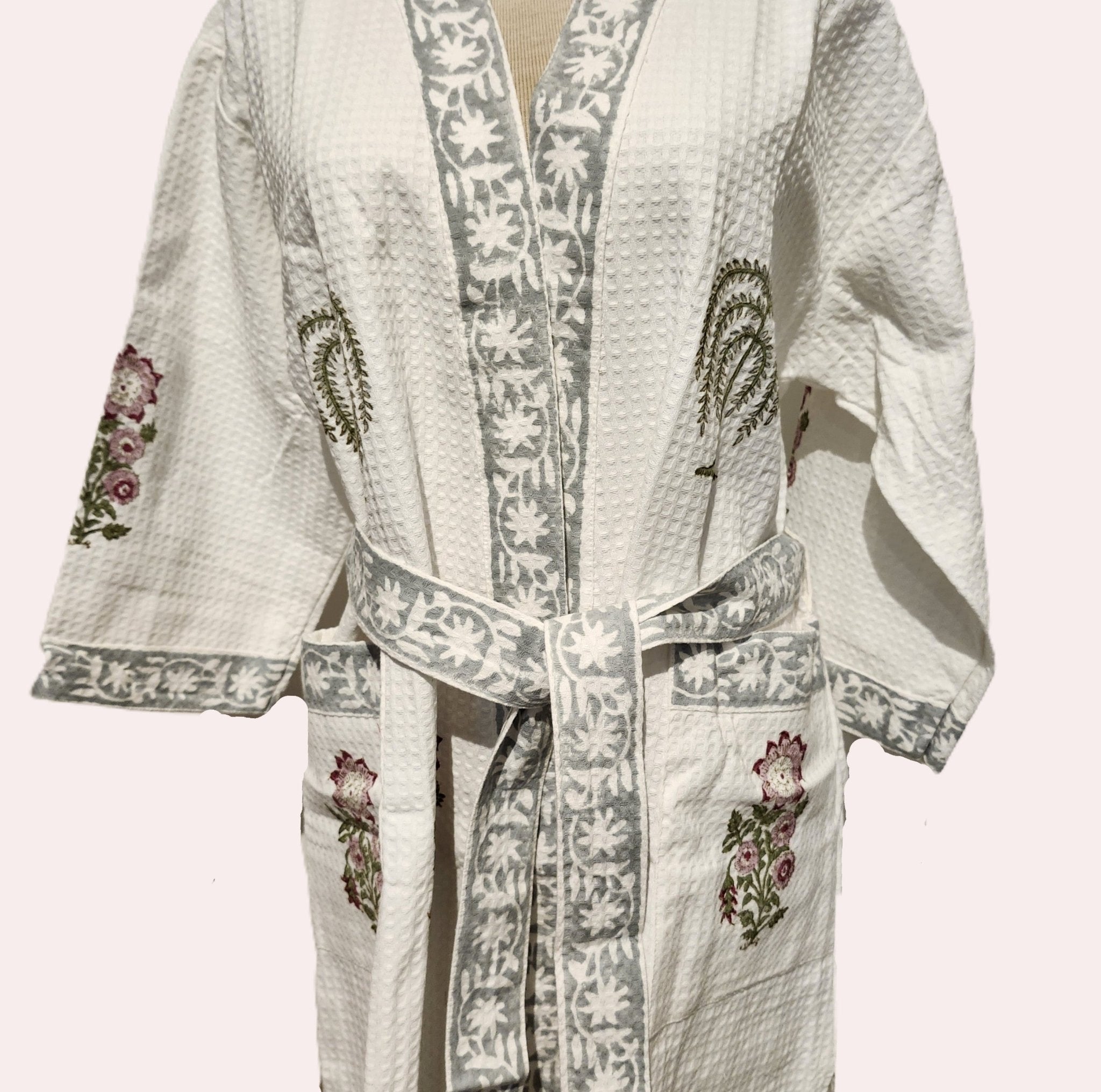Waffle cotton bathrobe with a palm block print