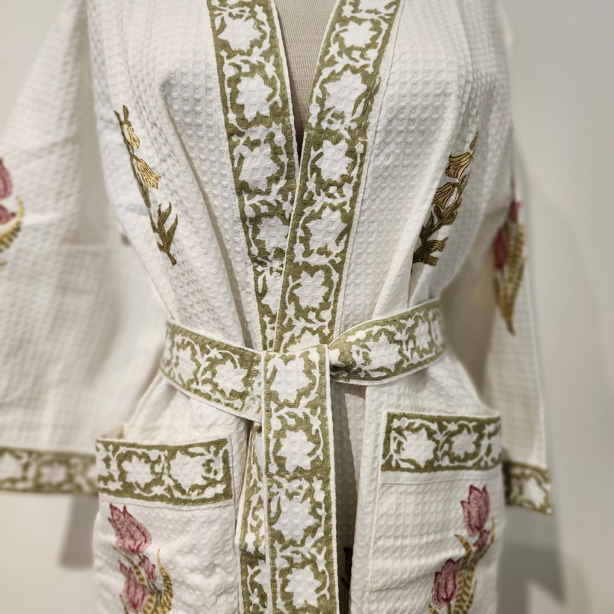 Waffle cotton bathrobe with a block-print tulip pattern