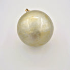 Hand-painted silver Christmas bauble, 7 cm, in wood, paper and cotton with an organic finish