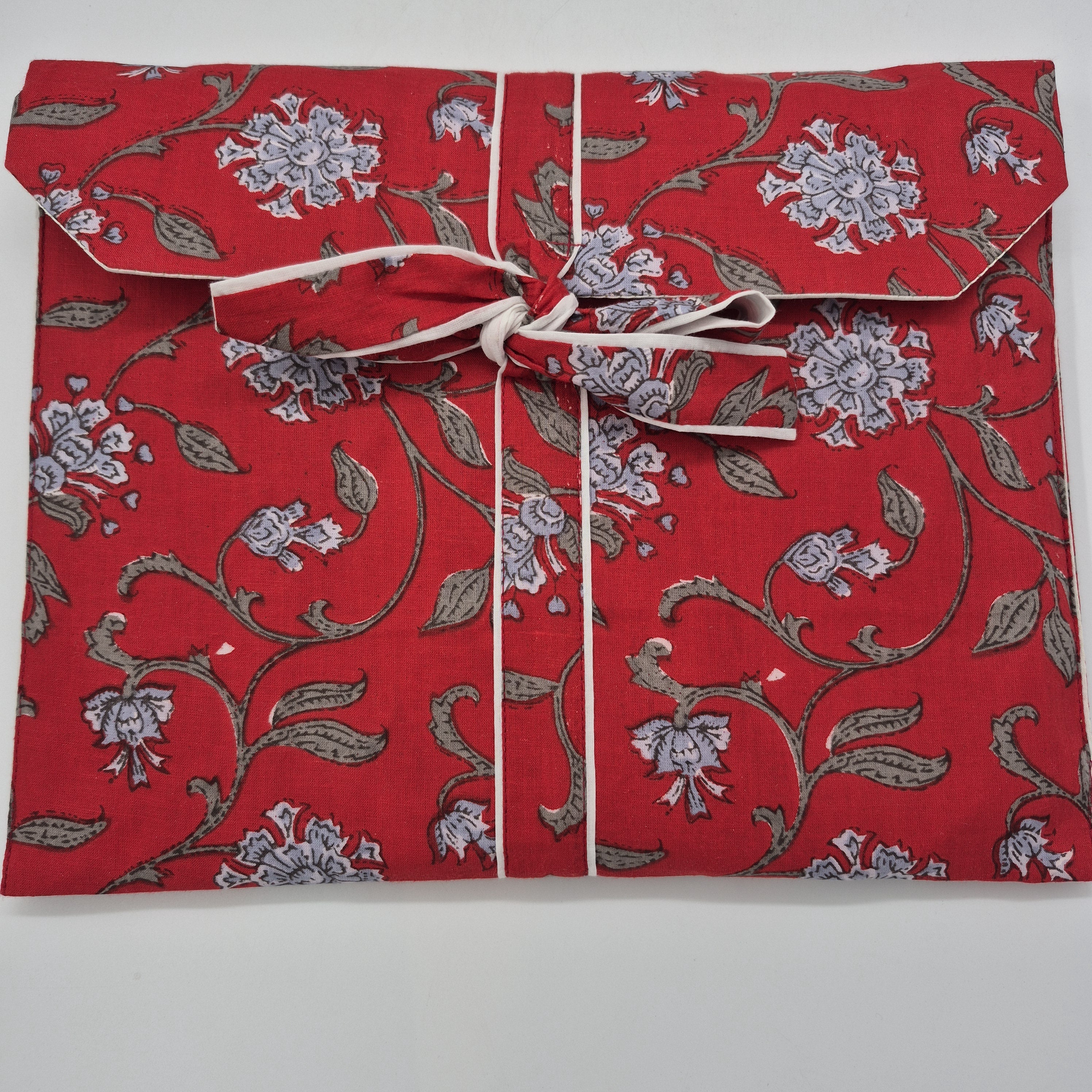 Floral block-print short pyjamas with lilac flowers on a red background