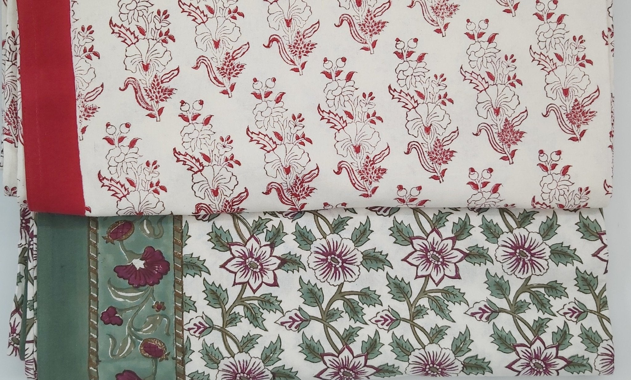 Block-print cotton tablecloth in an assorted floral print, 180 x 350 cm
