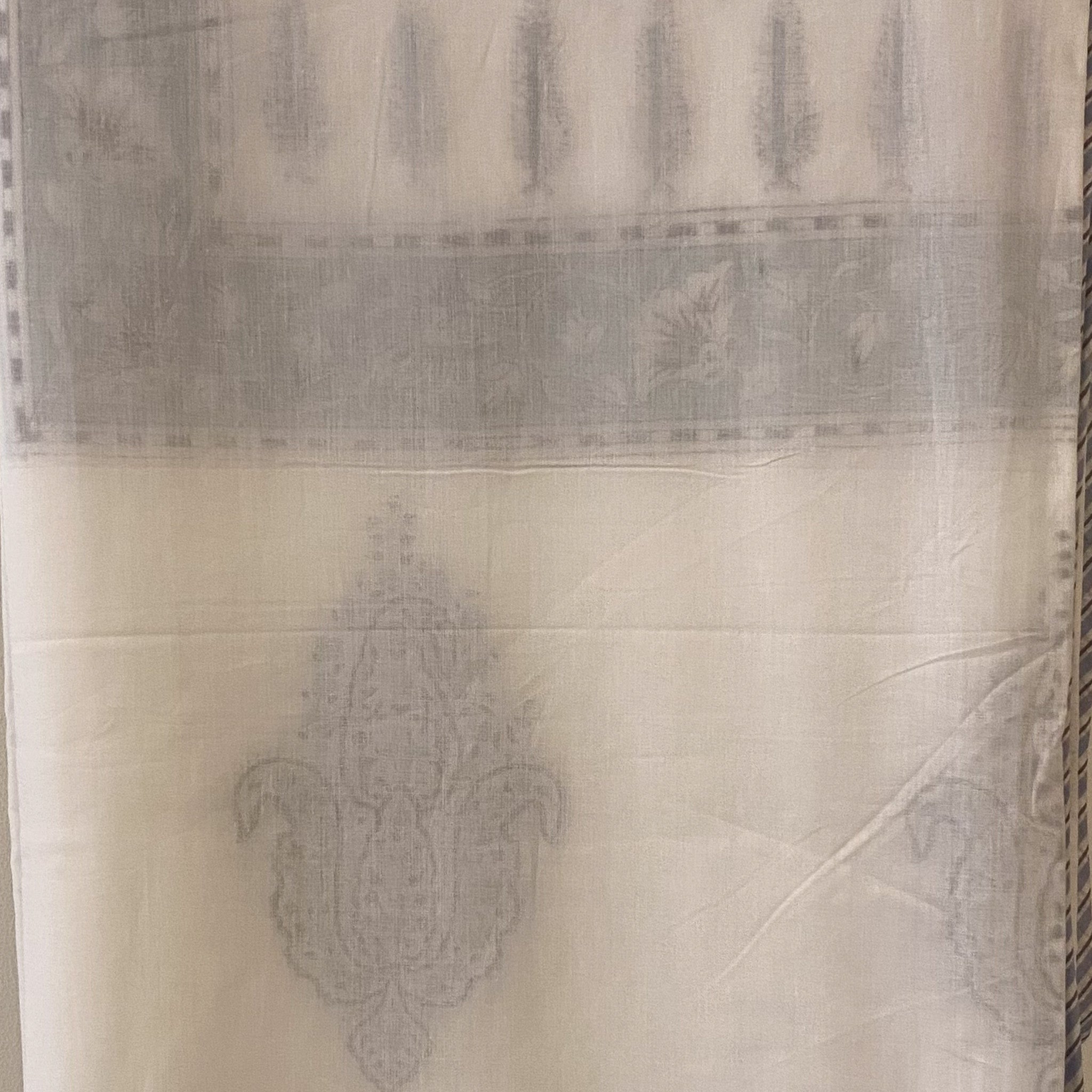 Single dohar blanket with a fern print