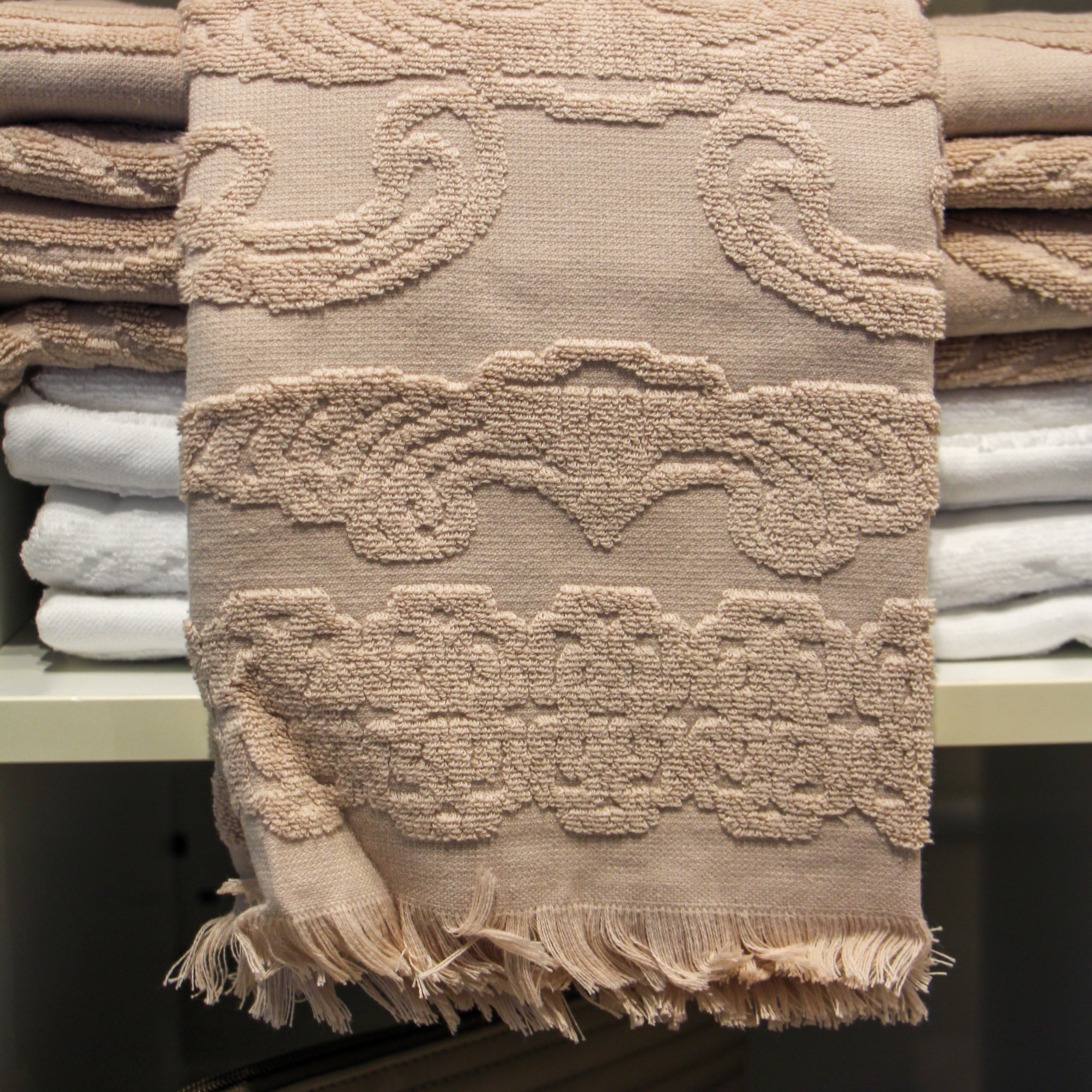 Pearl Bo towel, lightweight and highly absorbent
