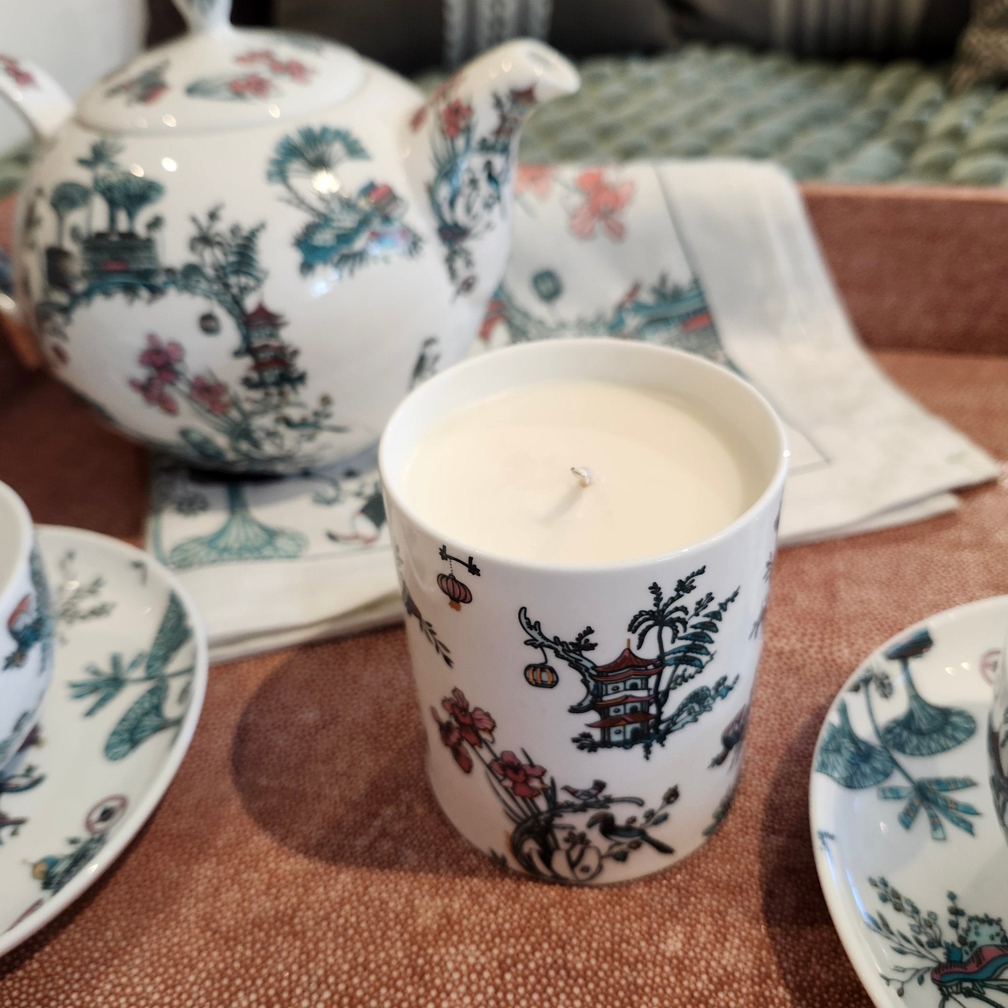 Singapore Toile scented candle, fine bone china vessel, detail