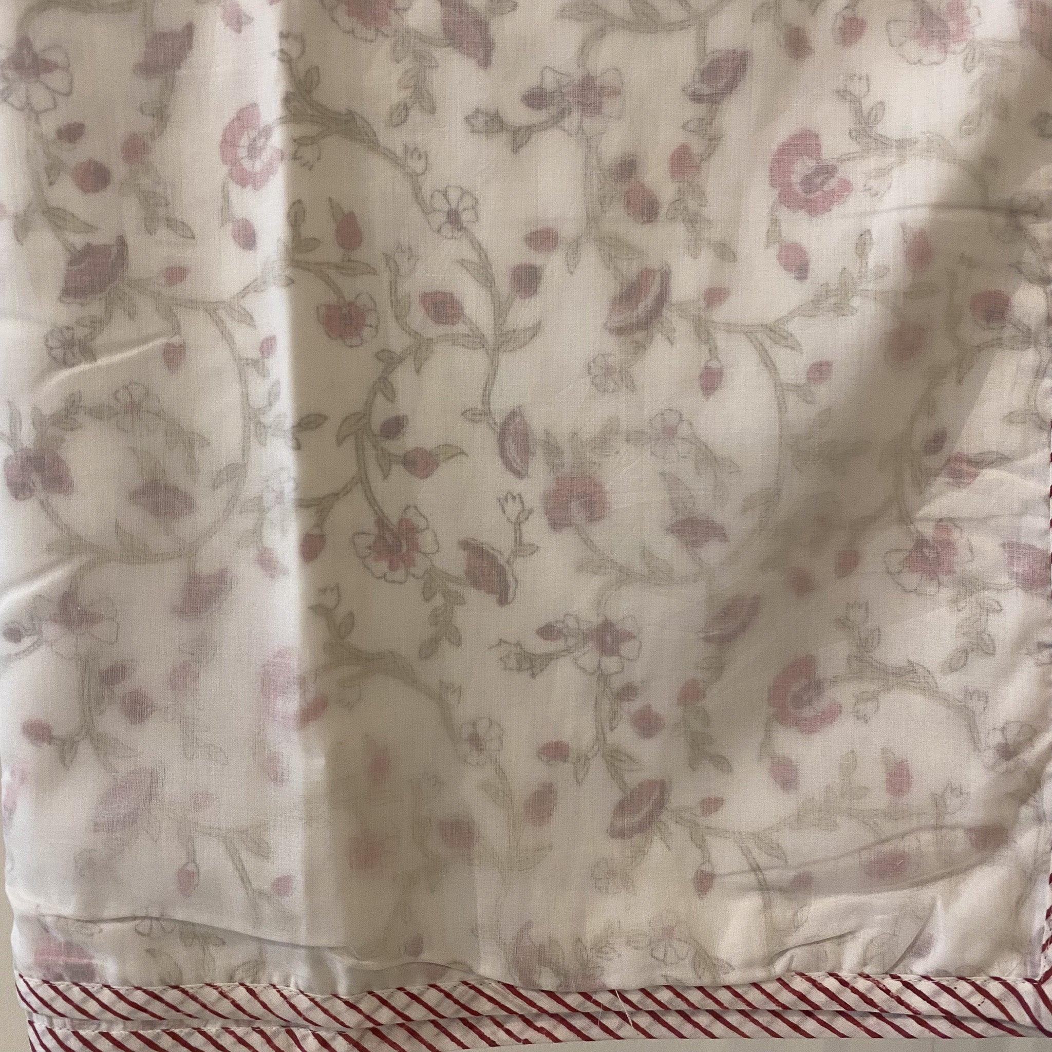 Single dohar blanket in a spring print