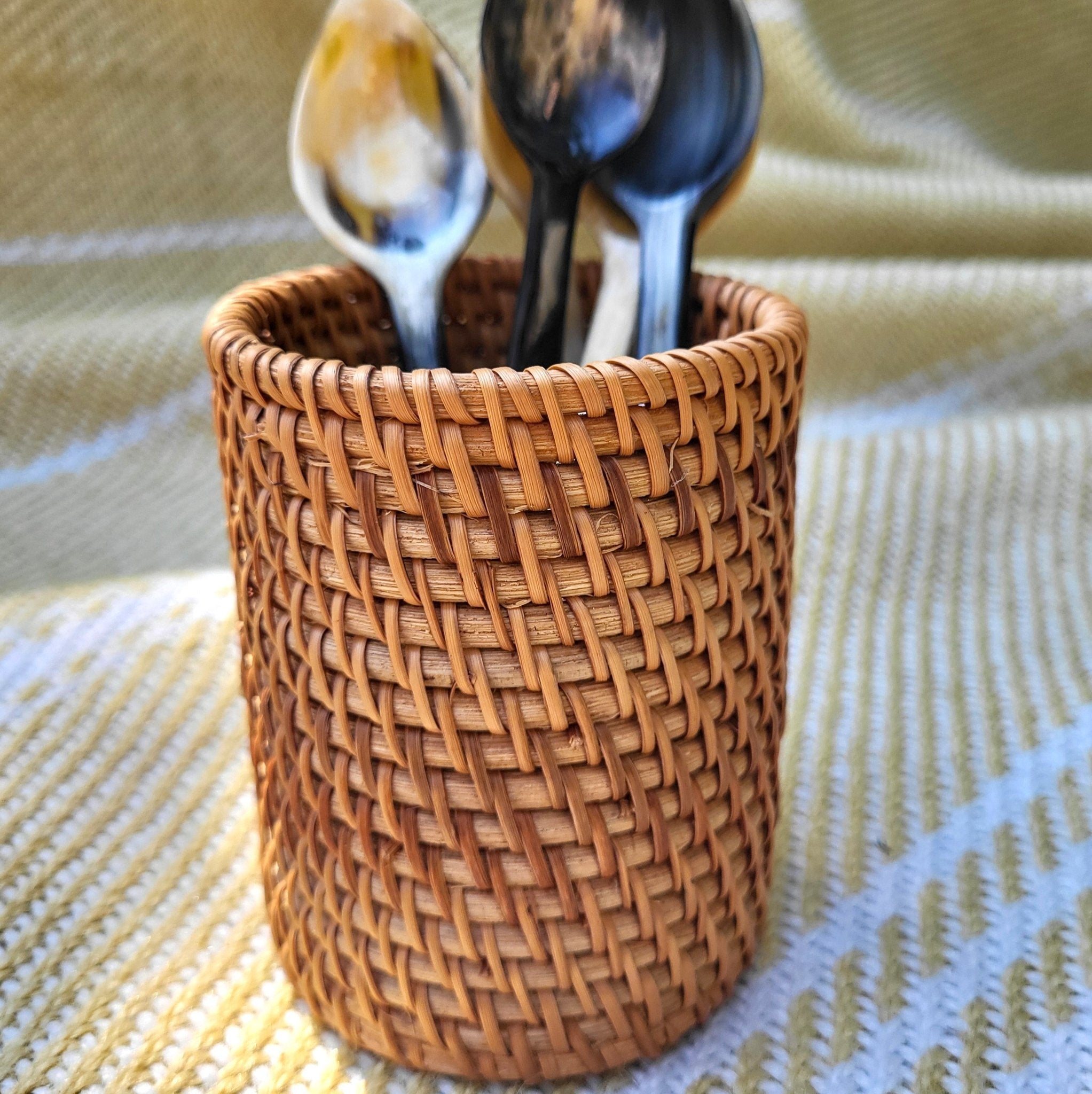 Straight-sided rattan pot, natural rattan, 8 x 9.5 cm, handmade