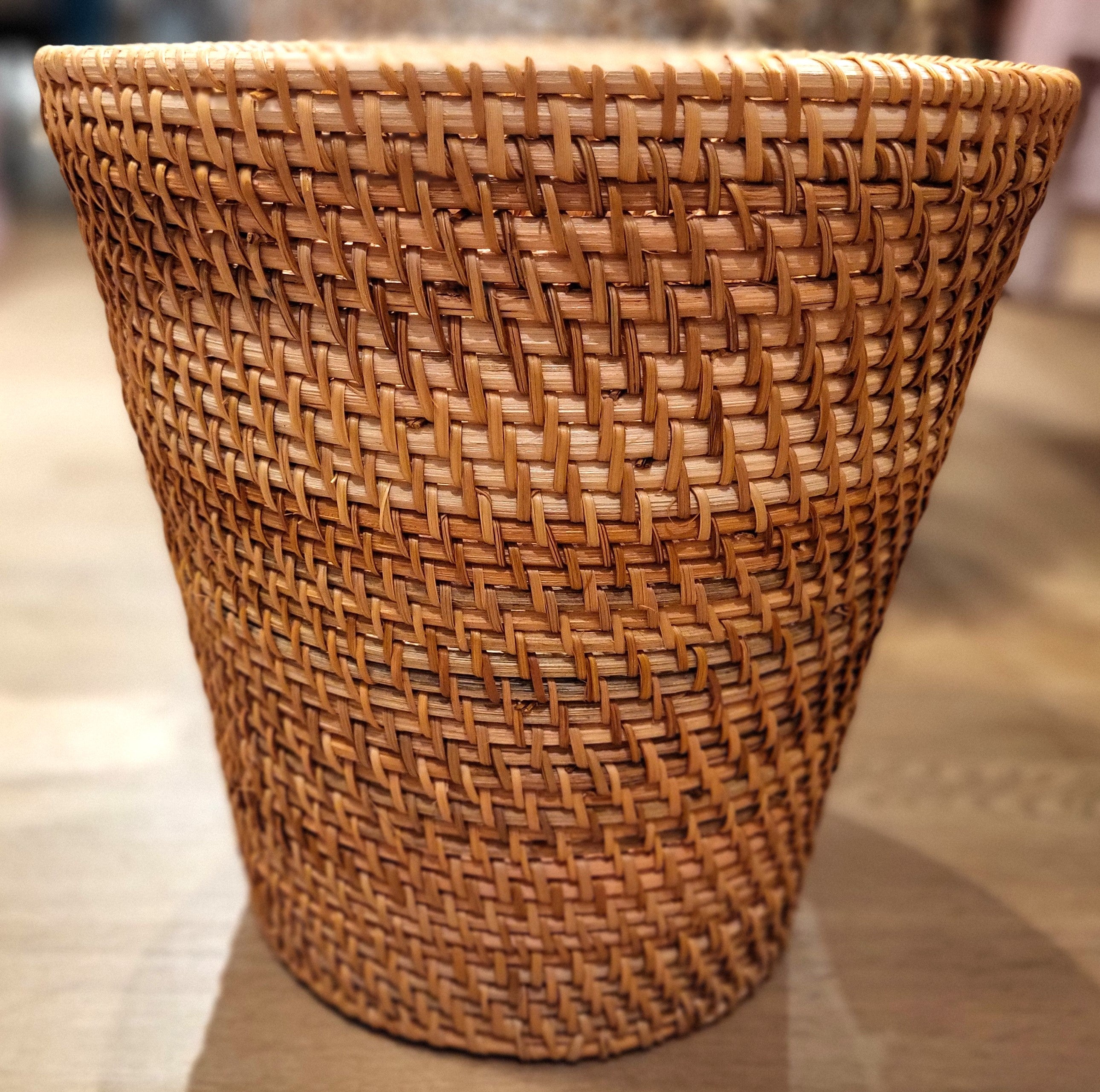 Rattan wastepaper basket, handcrafted natural rattan, 27 x 26 cm
