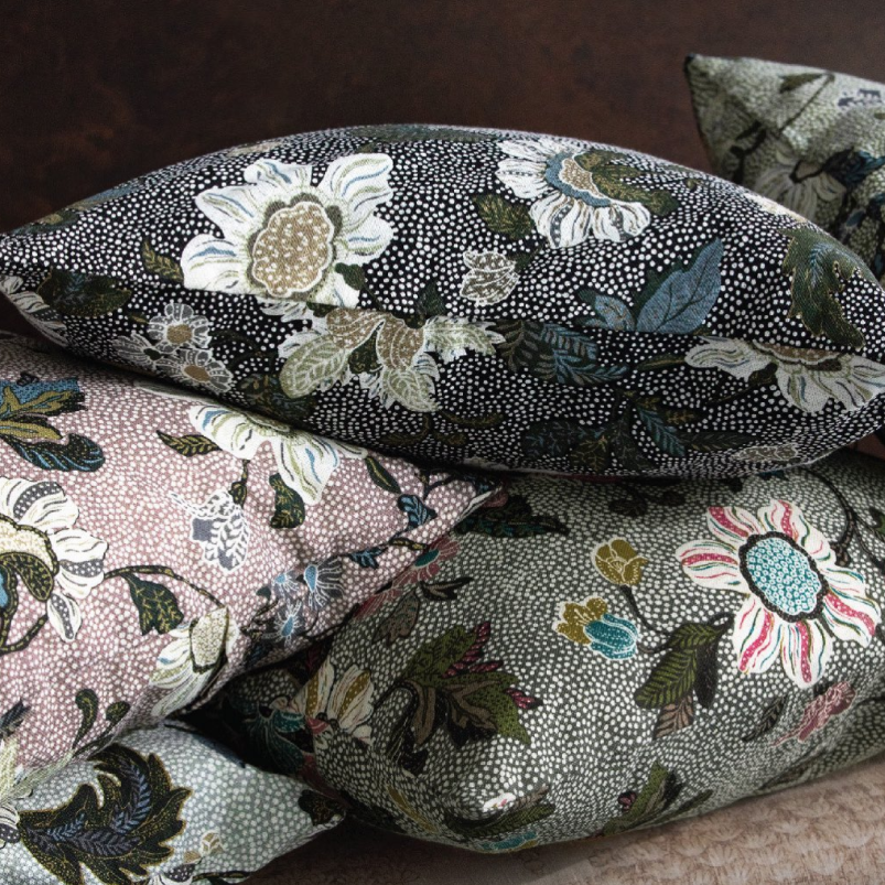 Flower Linen cushion cover in black, Ceannis