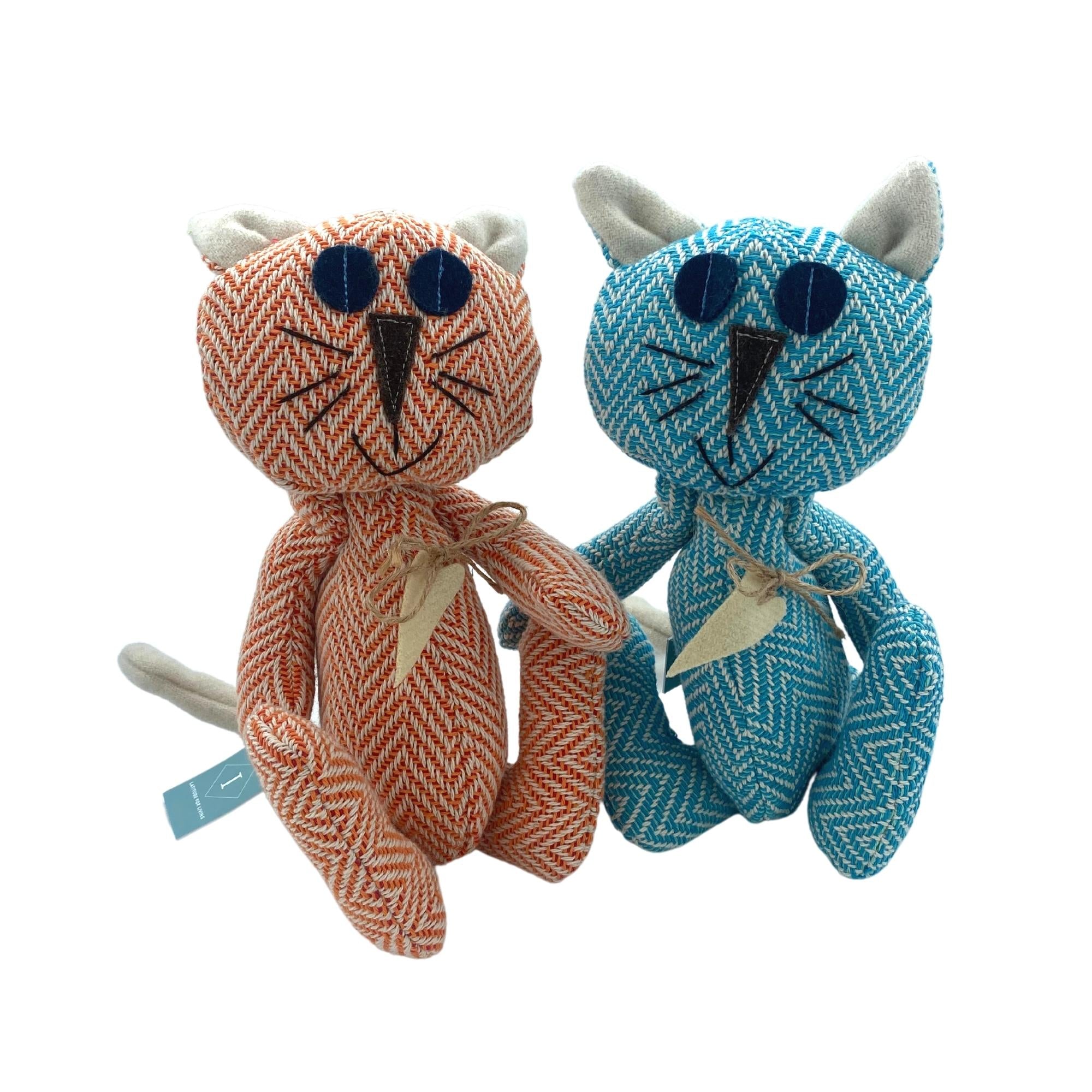Decorative woollen cuddly cat, 25 cm