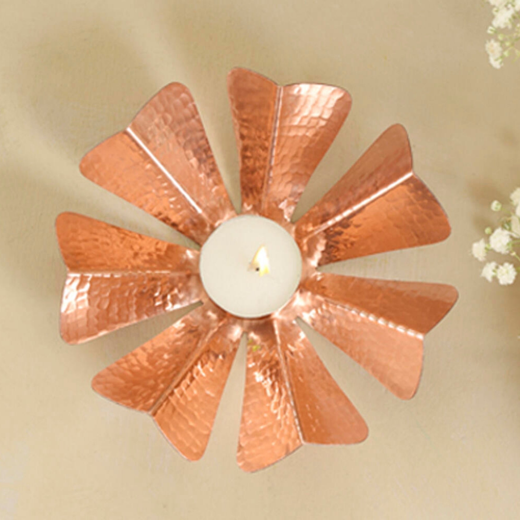 Hand-beaten copper Sepiole tea light holder, flower shape, handmade in India