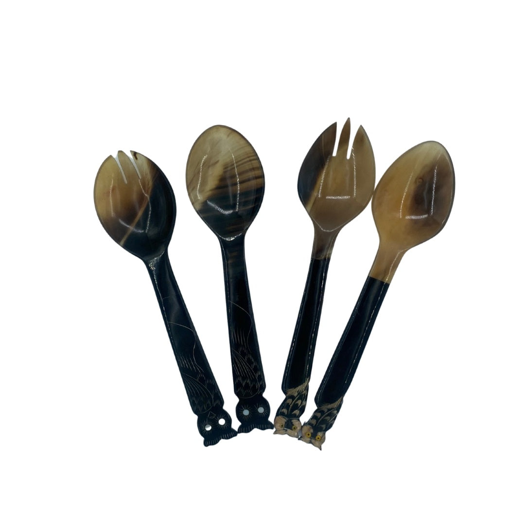 Owl-handle horn salad server set, natural horn, detail