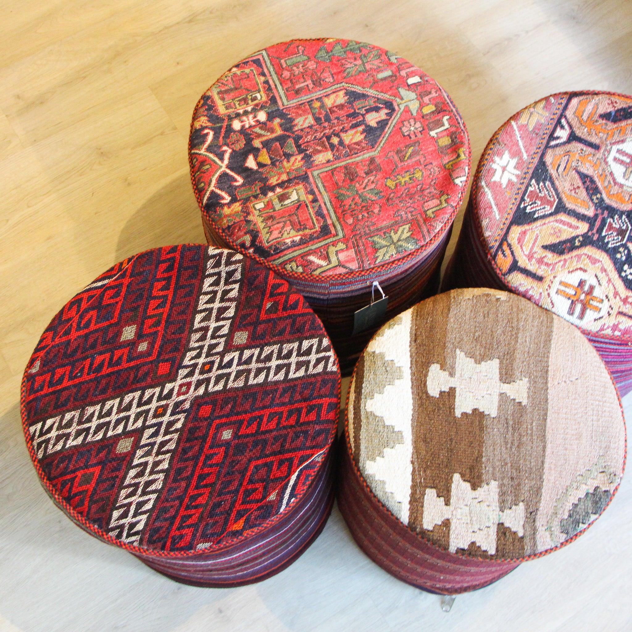 Pouf cover in upcycled vintage carpet, wool exterior, 44 x 40 cm