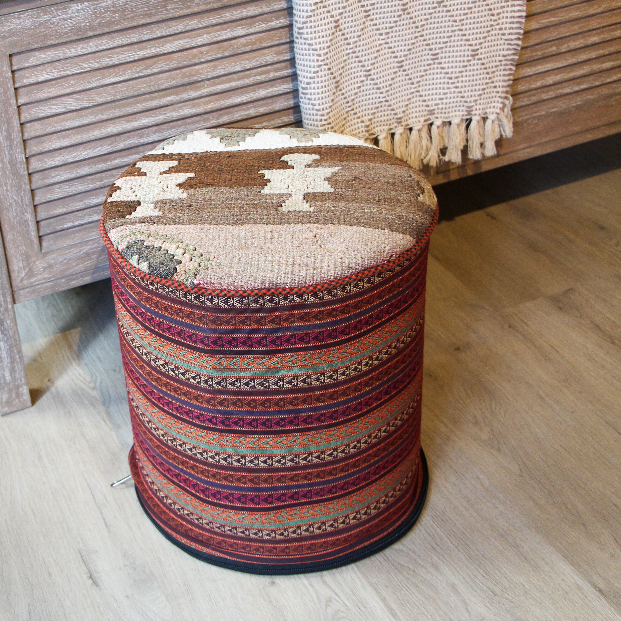 Upcycled vintage rug pouf cover, wool, one of a kind, detail