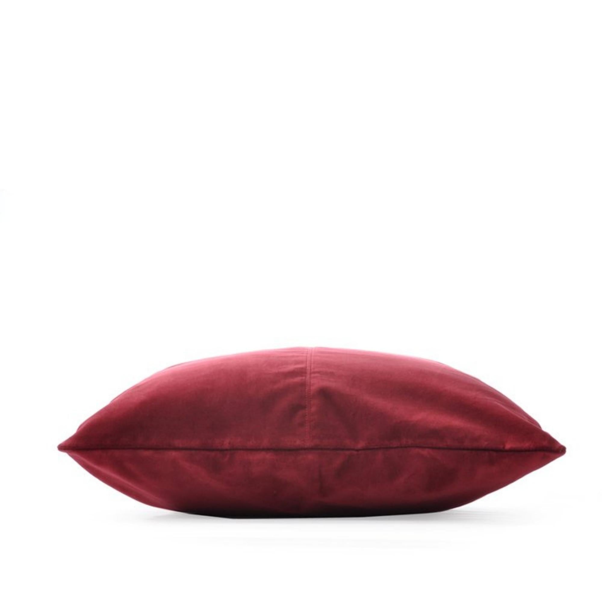 Red velvet cushion cover, concealed zip, detail